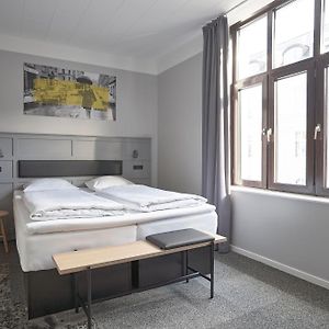 Standard Zimmer mit Kingsize-Bett